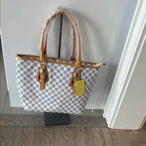 Light Gray and White Checkered Tote with Tan Trim